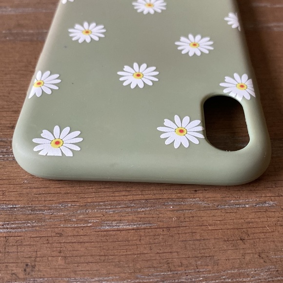 XR iPhone case - Picture 6 of 10